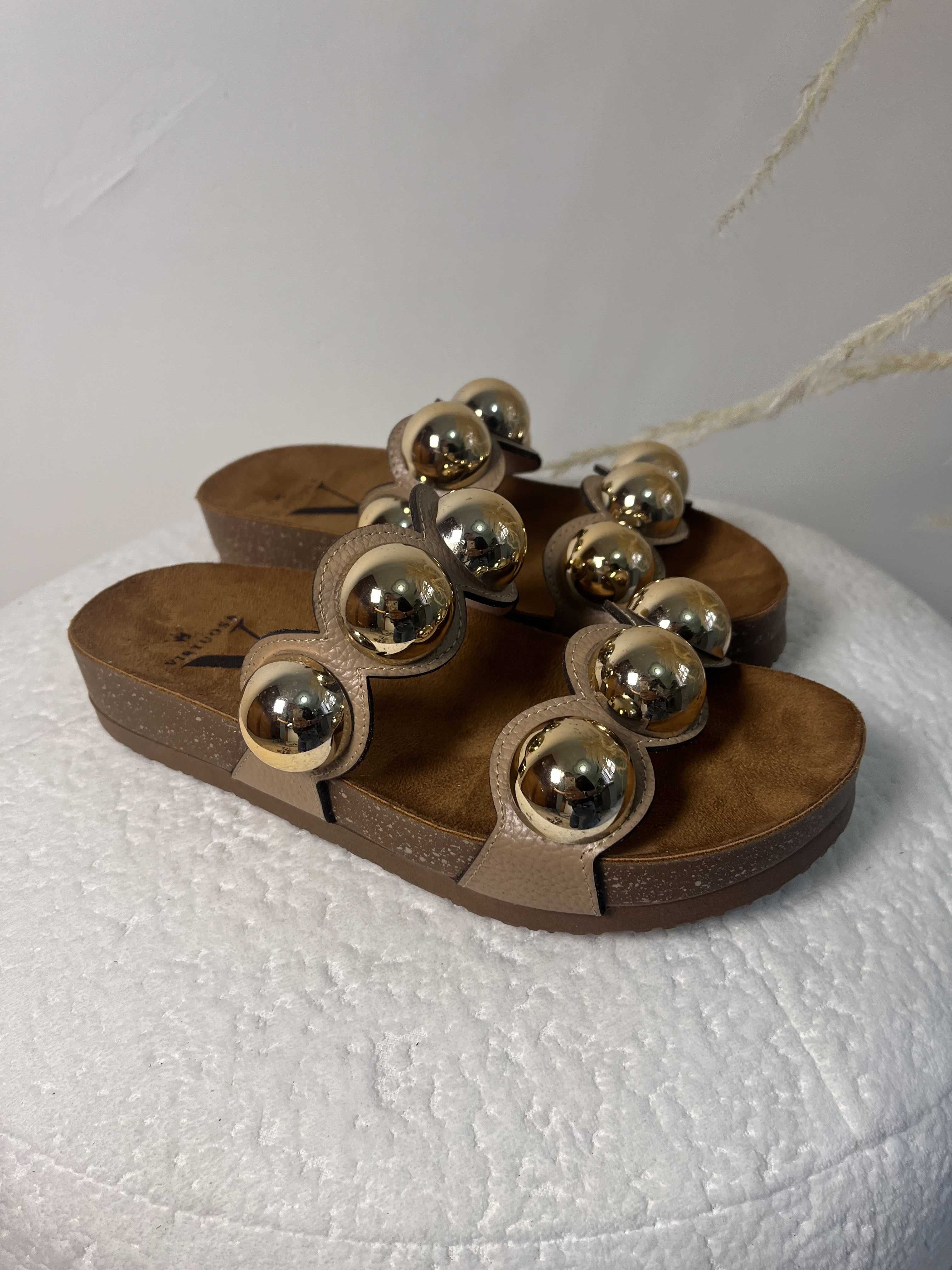 Sandalia canoa perlas