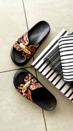 Sandalia canoa animal print